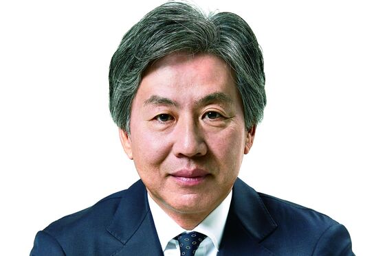 Japan Should Consider Scrapping Olympics, Ex-Minister Azumi Says
