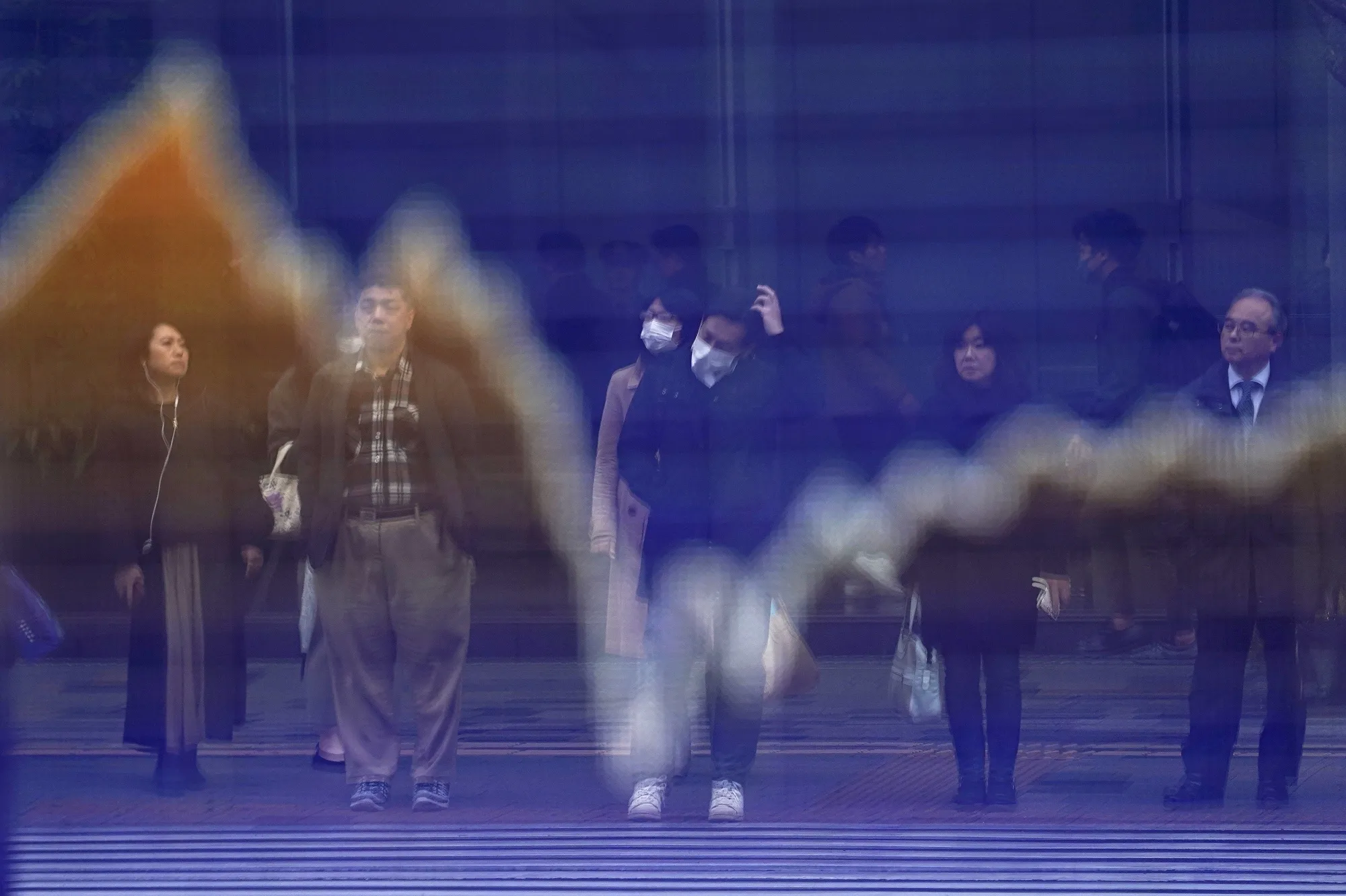 Japanese Shares Rise on Encouraging U.S. Data