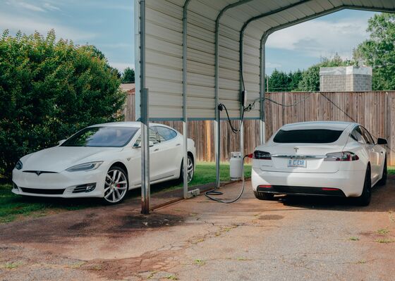 Teslas Go Drag Racing and Smoke the Combustion Faithful