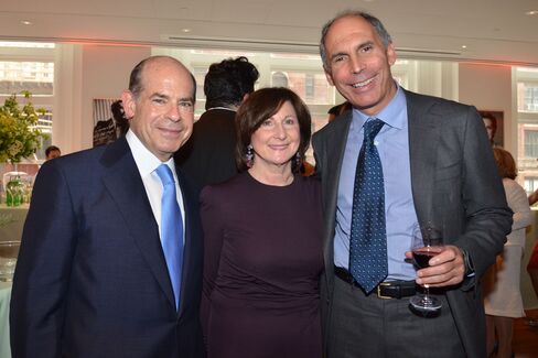 Jeffrey and Marjorie Rosen with Alan Mnuchin. Photographer: Amanda Gordon/Bloomberg