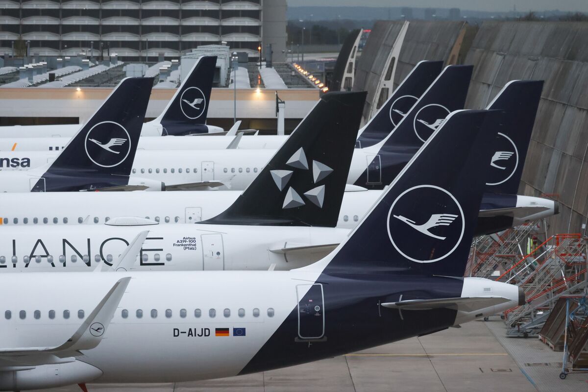 Lufthansa Faces Investor Scrutiny Over ‘Monumental Task’ Ahead