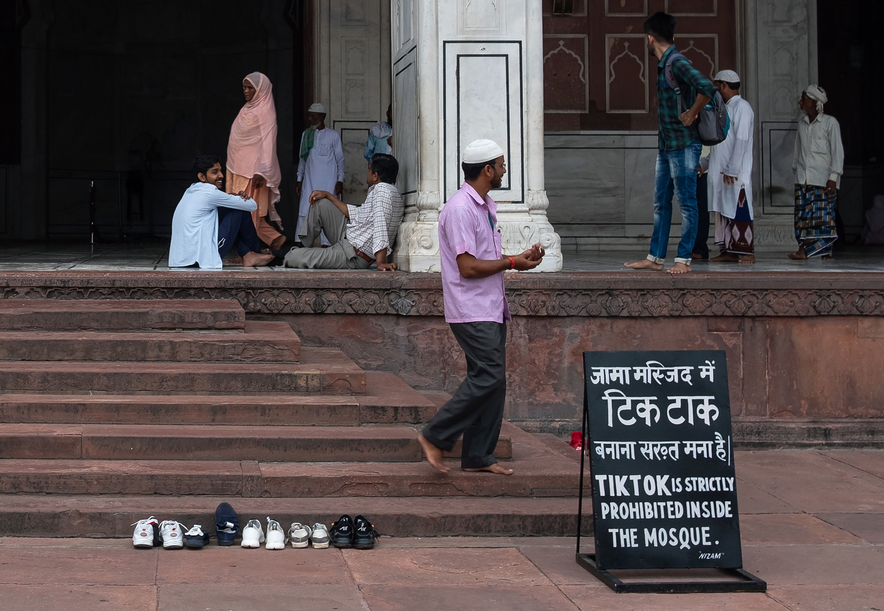 A sign in the Jama Masjid mosque in New Delhi prohibiting the TikTok app.