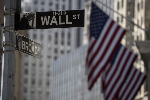 1503907813_U.S._stock_exchange_wallstreet