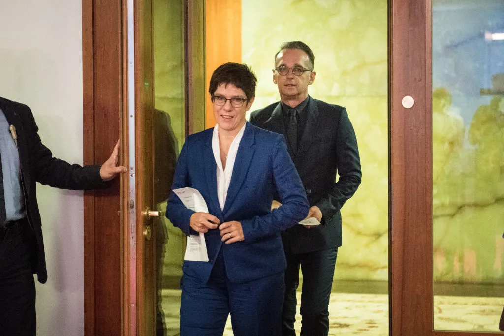 Kramp-Karrenbauer and Maas, with an offer to their American friends.