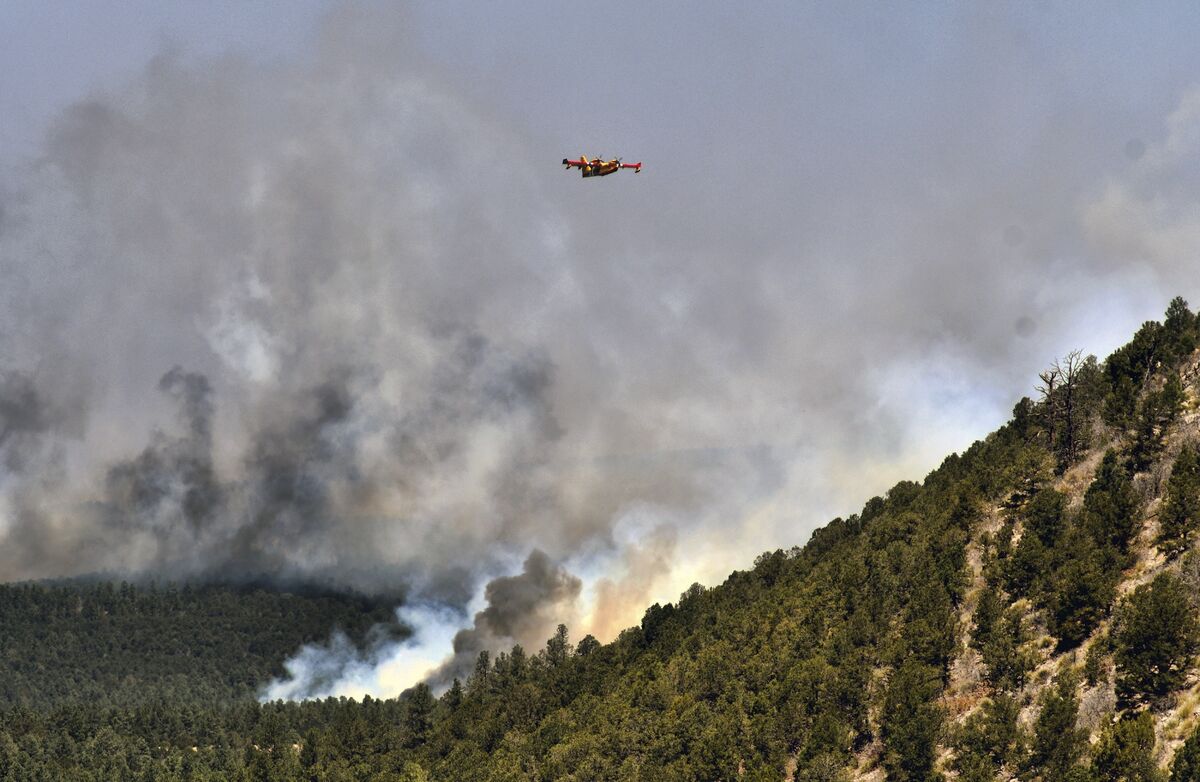 Fire Crews Close in Around Massive New Mexico Wildfire Bloomberg