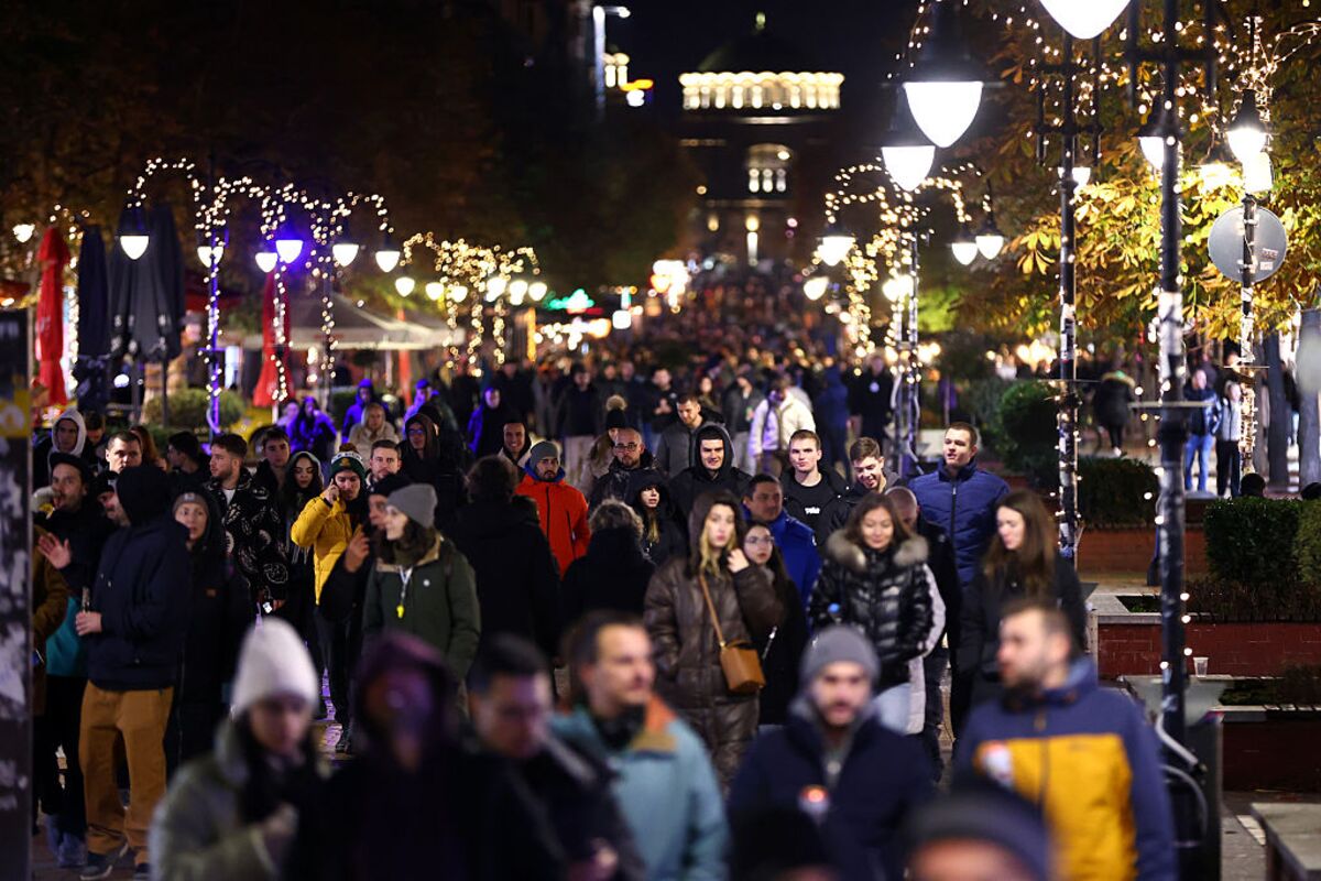 Bulgarian Government Faces No-Confidence Motion Amid Protests