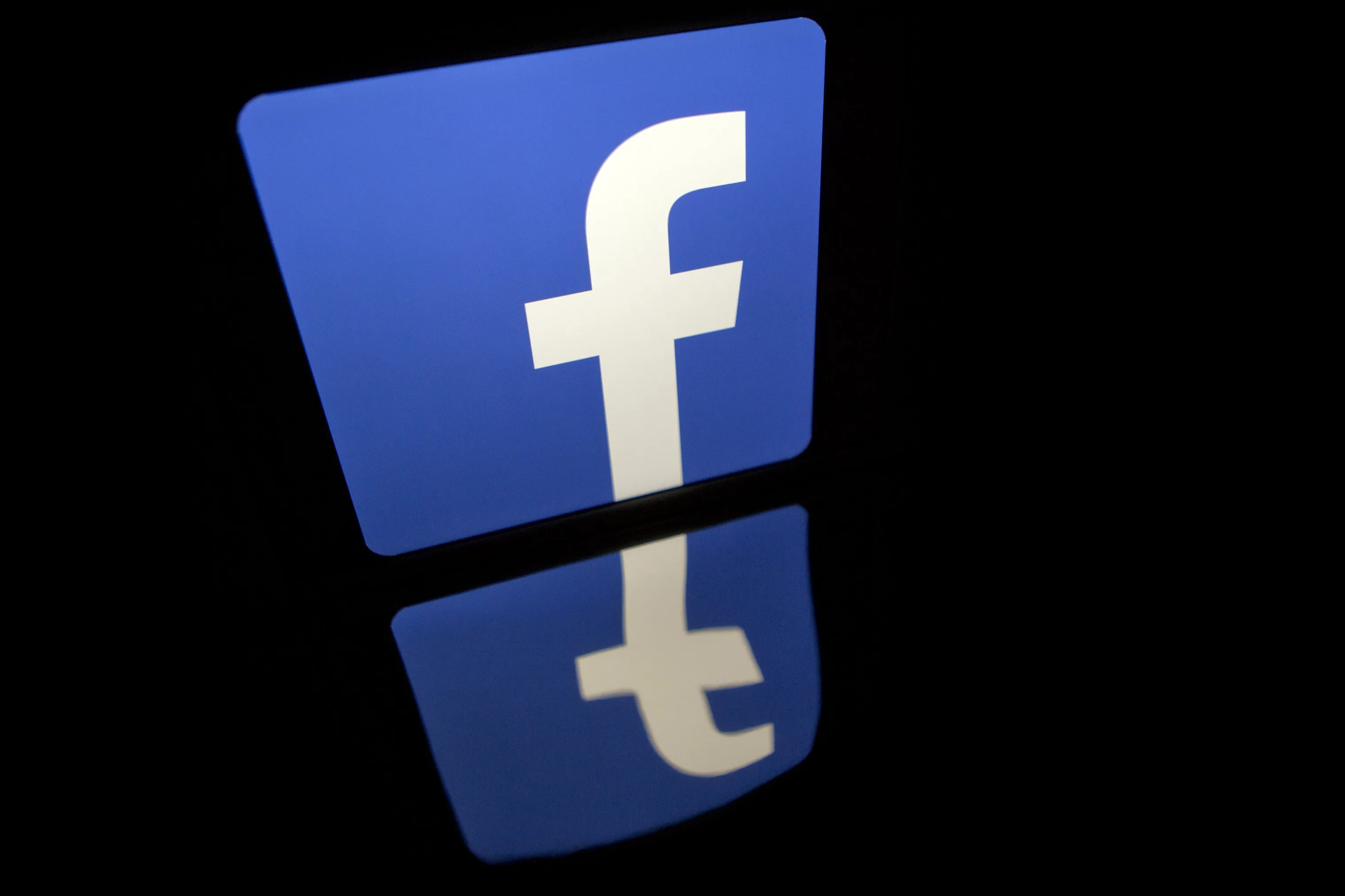 U.K. Alleges Facebook-Linked Data Firm CEO Made False Statements