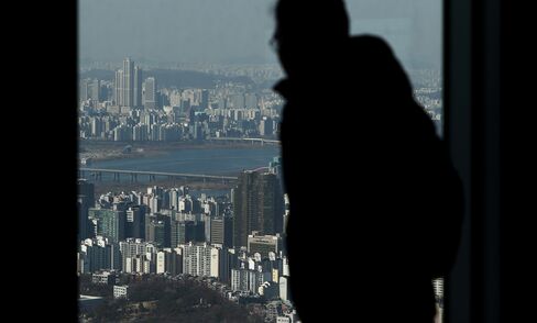 Bank Of Korea Governor Lee Ju Yeol At Rate Decision Meeting As BOK Cuts Key Interest Rate To 1.75%