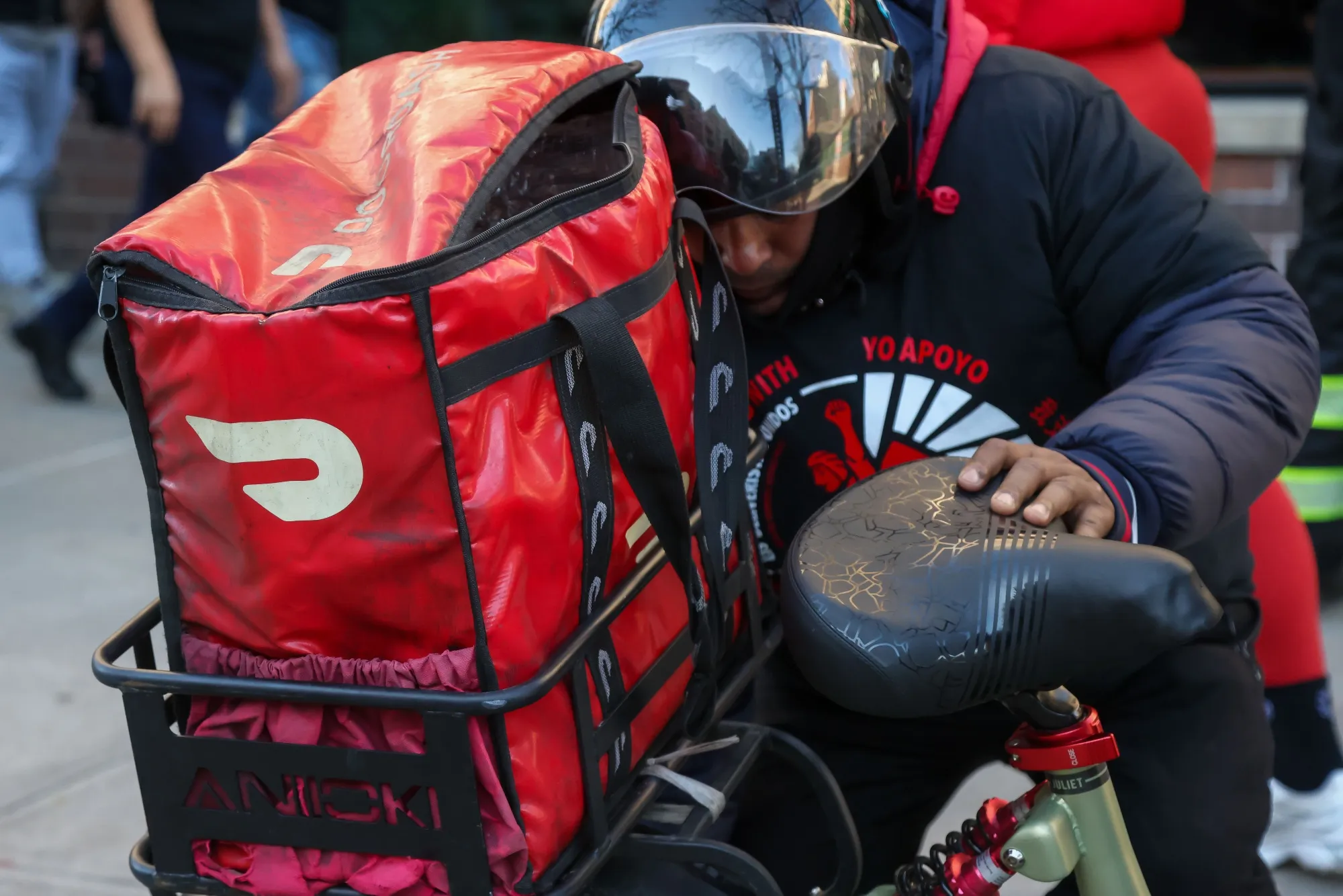 DoorDash in Advanced Talks to Acquire Instacart Parent Maplebear for ...