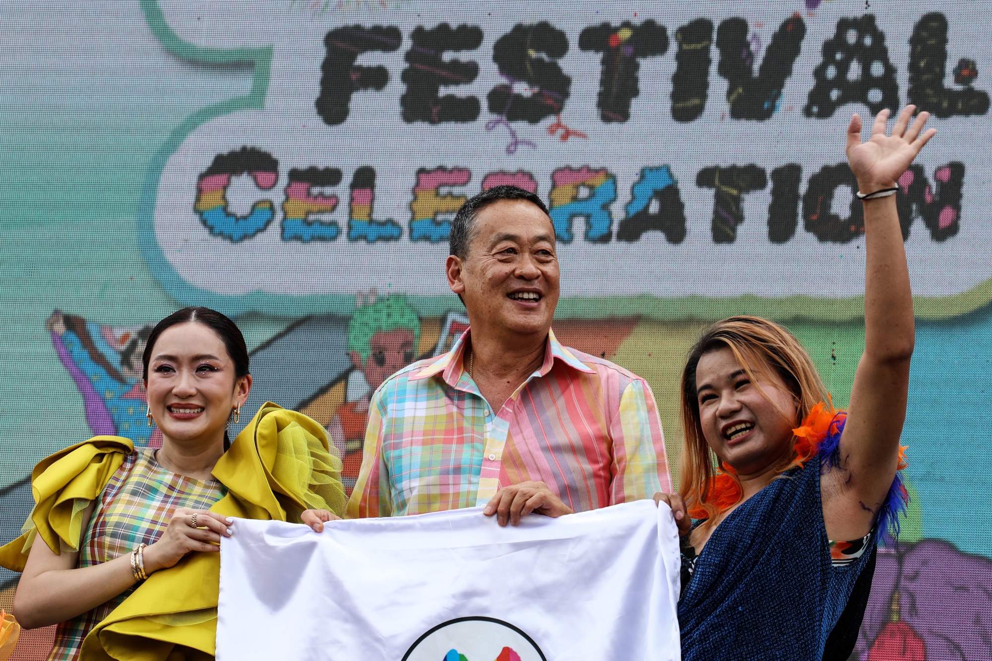 Thai Court Proceeds With Legal Challenge That Could Oust Pm Bloomberg