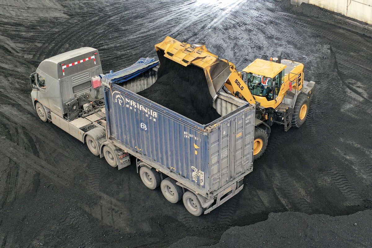 bloomberg.com - Katharine Gemmell - China Coking Coal Hits Highest Since 2024 on Safety Shutdowns