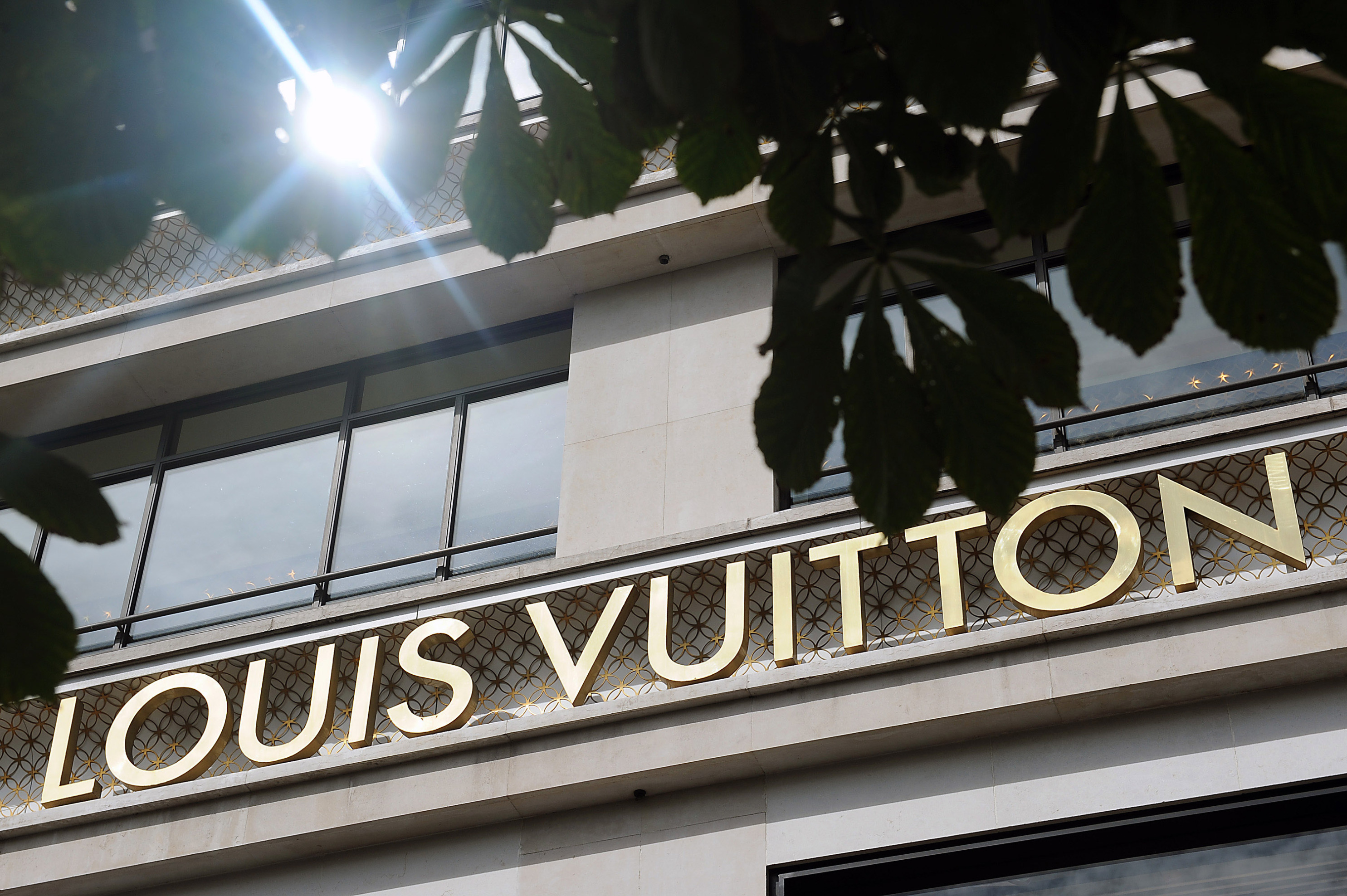 Louis Vuitton Gets Help From the ECB for $16 Billion Tiffany Deal -  Bloomberg