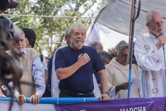Brazil Prosecutors Want Lula to Leave Jail in Next Few Days