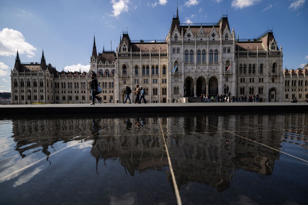 bloomberg.com - Andras Gergely - Quant Fund Sees Hungary Finance Revival as Orban Era Is Ending