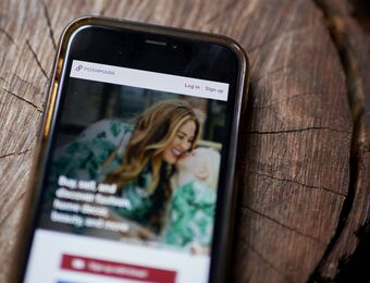 relates to Poshmark Announces Australia Expansion a Month After Its IPO
