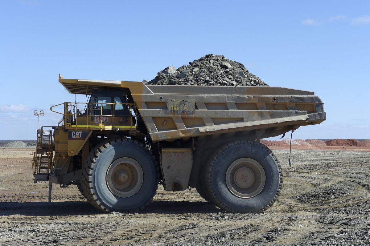 Jobs Vacant: Australia’s Mining Hub Needs Workers for Boom Times ...