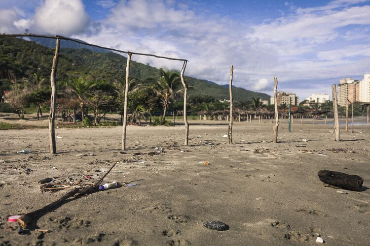 La Guaira, once a popular weekend destination for citizens in Caracas, is collapsing along with the country. The beaches are lonely, dirty and lifeless. Businesses are closing and local tourism is at an all-time low. The place that used to be an escape fr