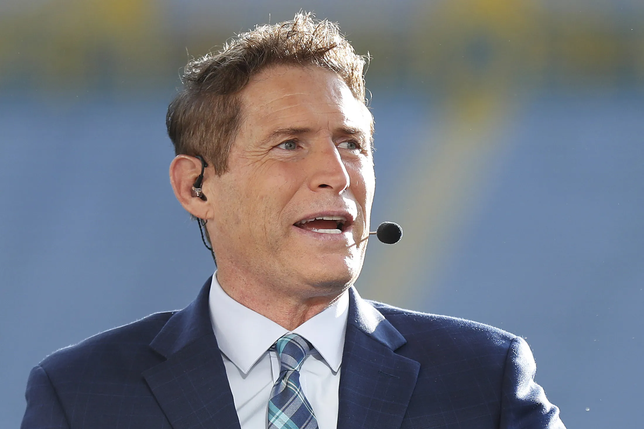 NFL Great Steve Young Scores $2.5 Billion for New PE Fund - Bloomberg