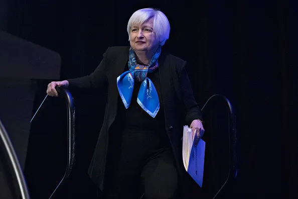 Yellen and the Fed walk a fine line.
