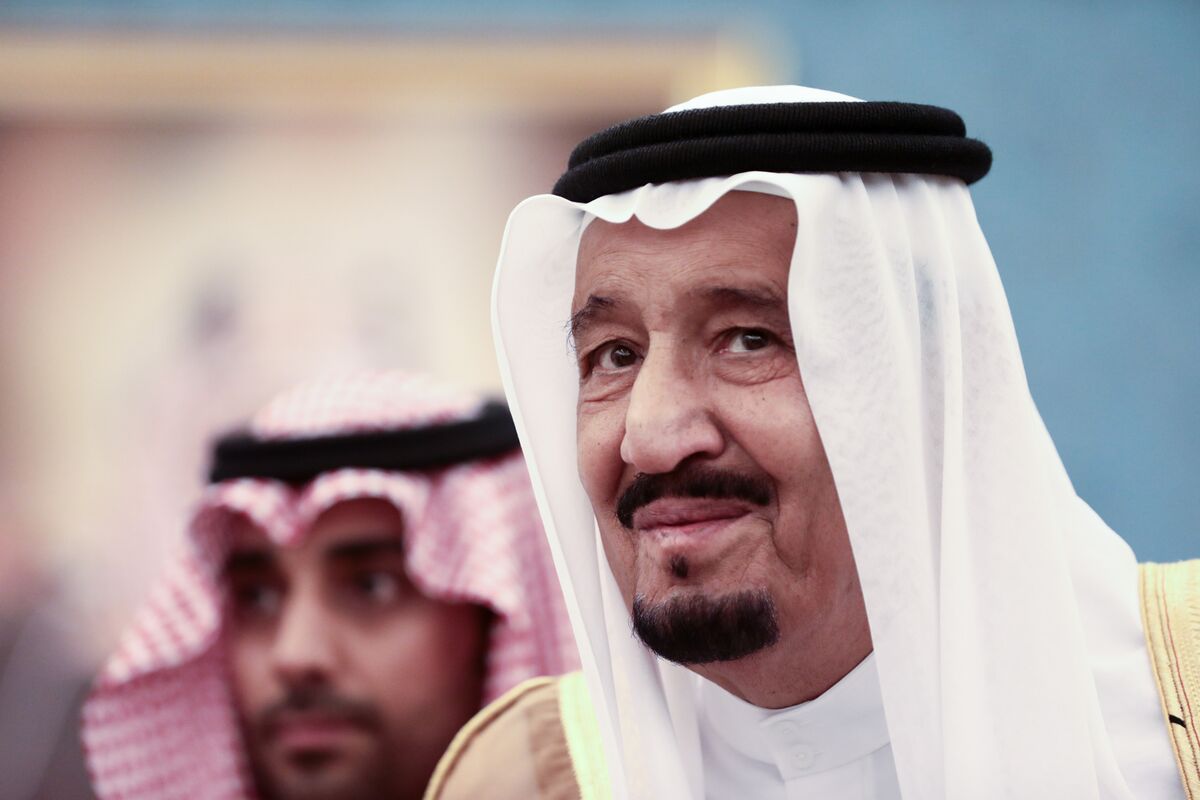 Isolated Qatar Gets Saudi King's Invite to Gulf Council