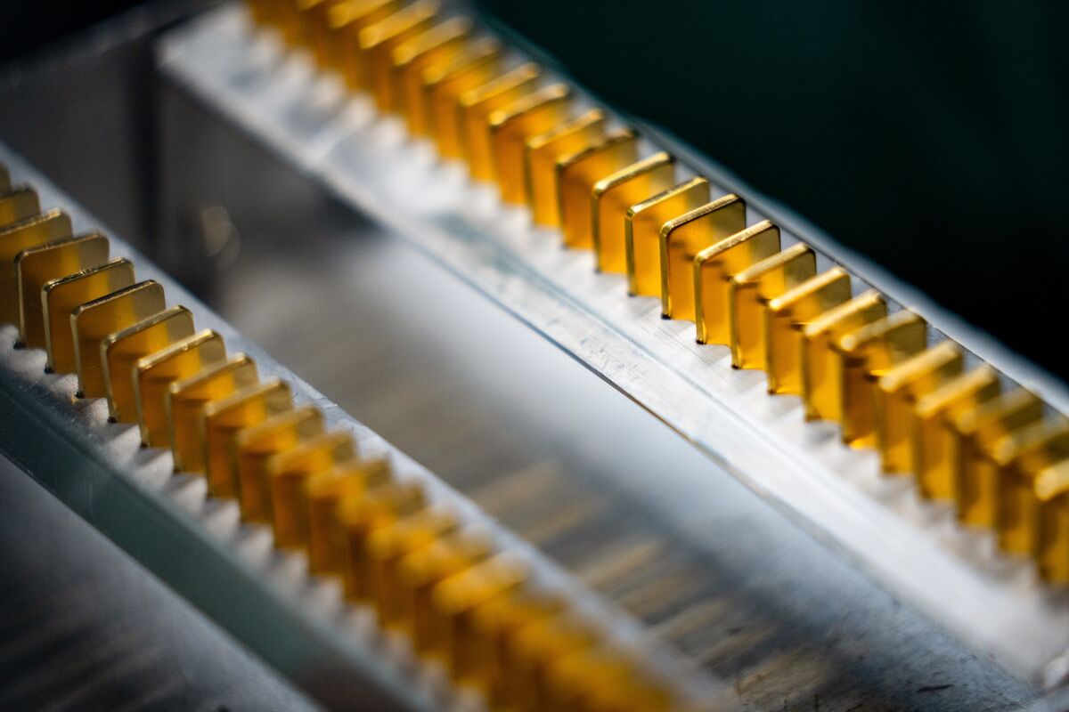 
                            Gold Little Changed as US and Iran Agree to Extend Nuclear Talks