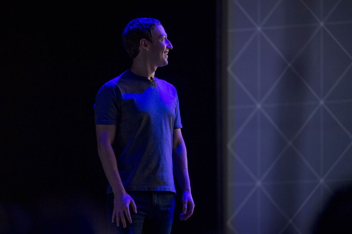 Elon Musk, Zuckerberg Trade Barbs Over Artificial Intelligence - Bloomberg