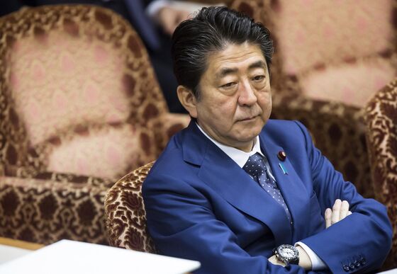 Japan's Abe Sees Approval Rating Jump as Scandal Fears Recede