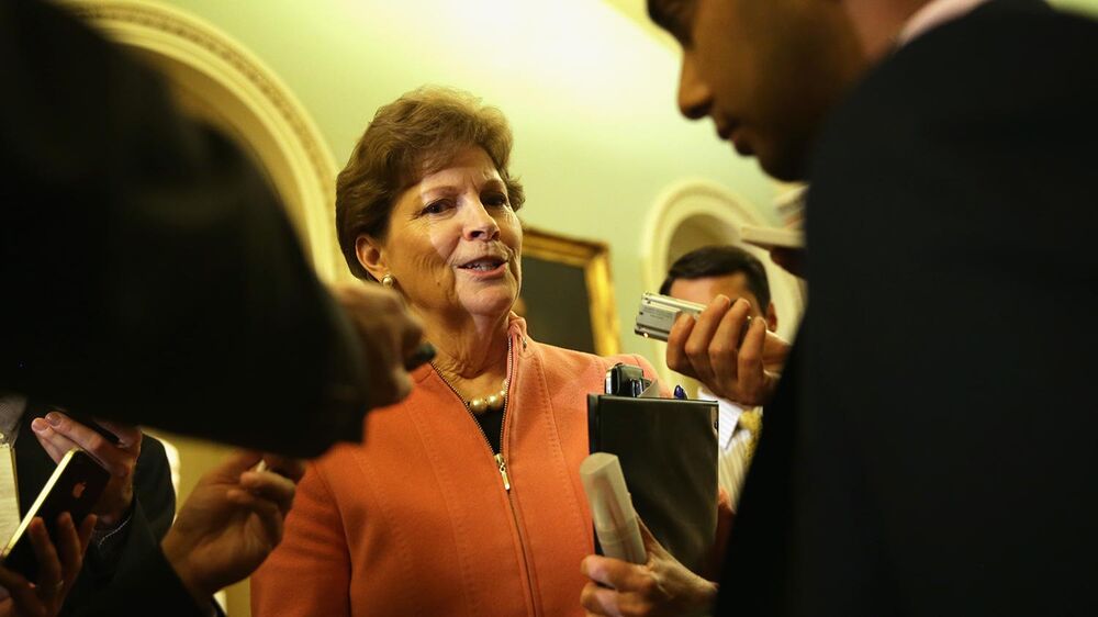 Shaheen s Brown As Fearmonger In New Hampshire Senate Debate Bloomberg