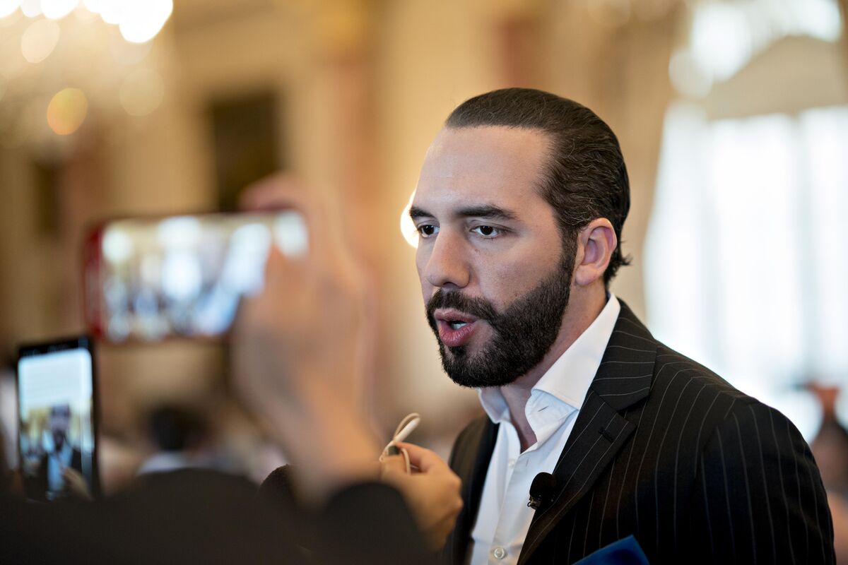 El Salvador Bonds Fall After Judges, Attorney General Ousted - Bloomberg