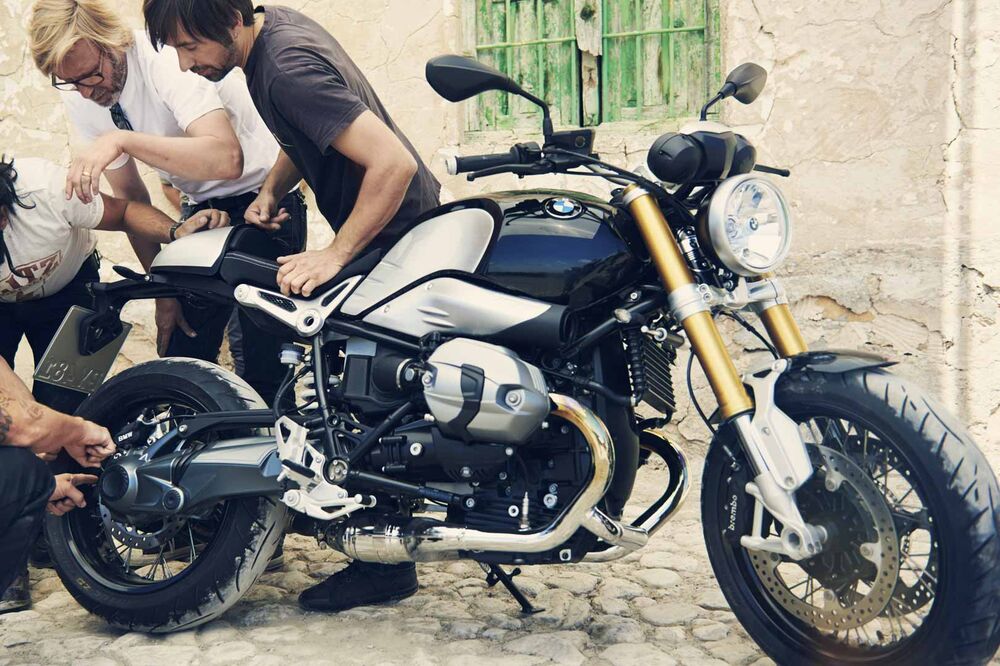 Why The Bmw R Ninet Scrambler Is Better Than Its Pricier Predecessor Bloomberg