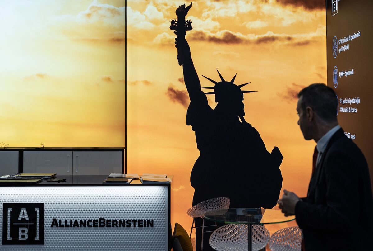 bloomberg.com - Liza Tetley - AllianceBernstein Shuts Hedge Fund Arya as Lack of Scale Bites