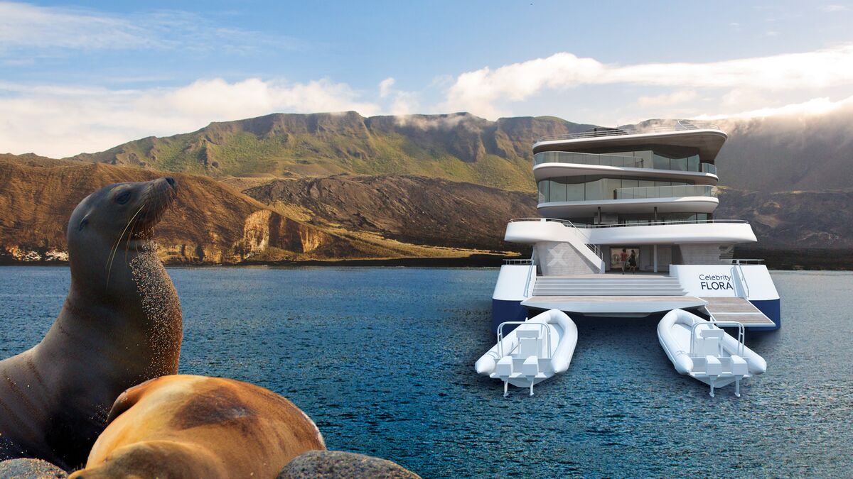 galapagos islands luxury yacht