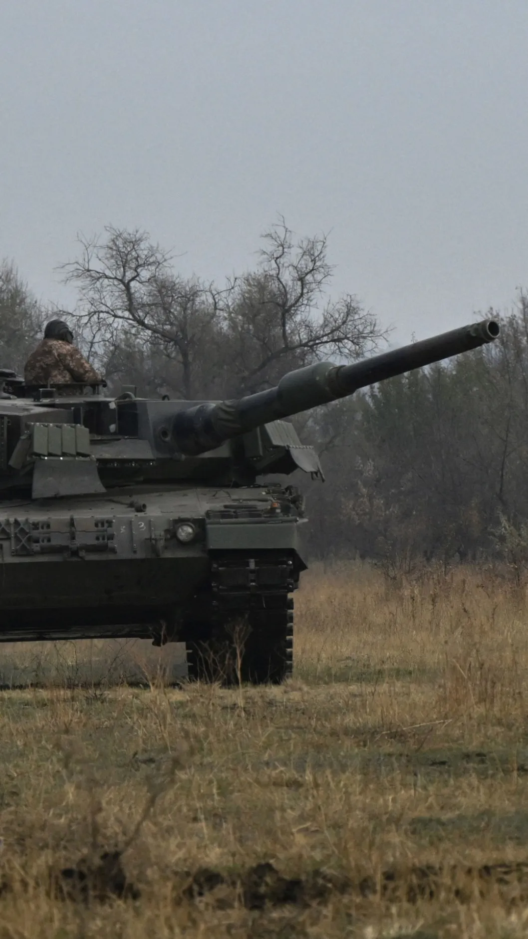Watch Ukraine fires US-made long-range missiles at Russia for first ...