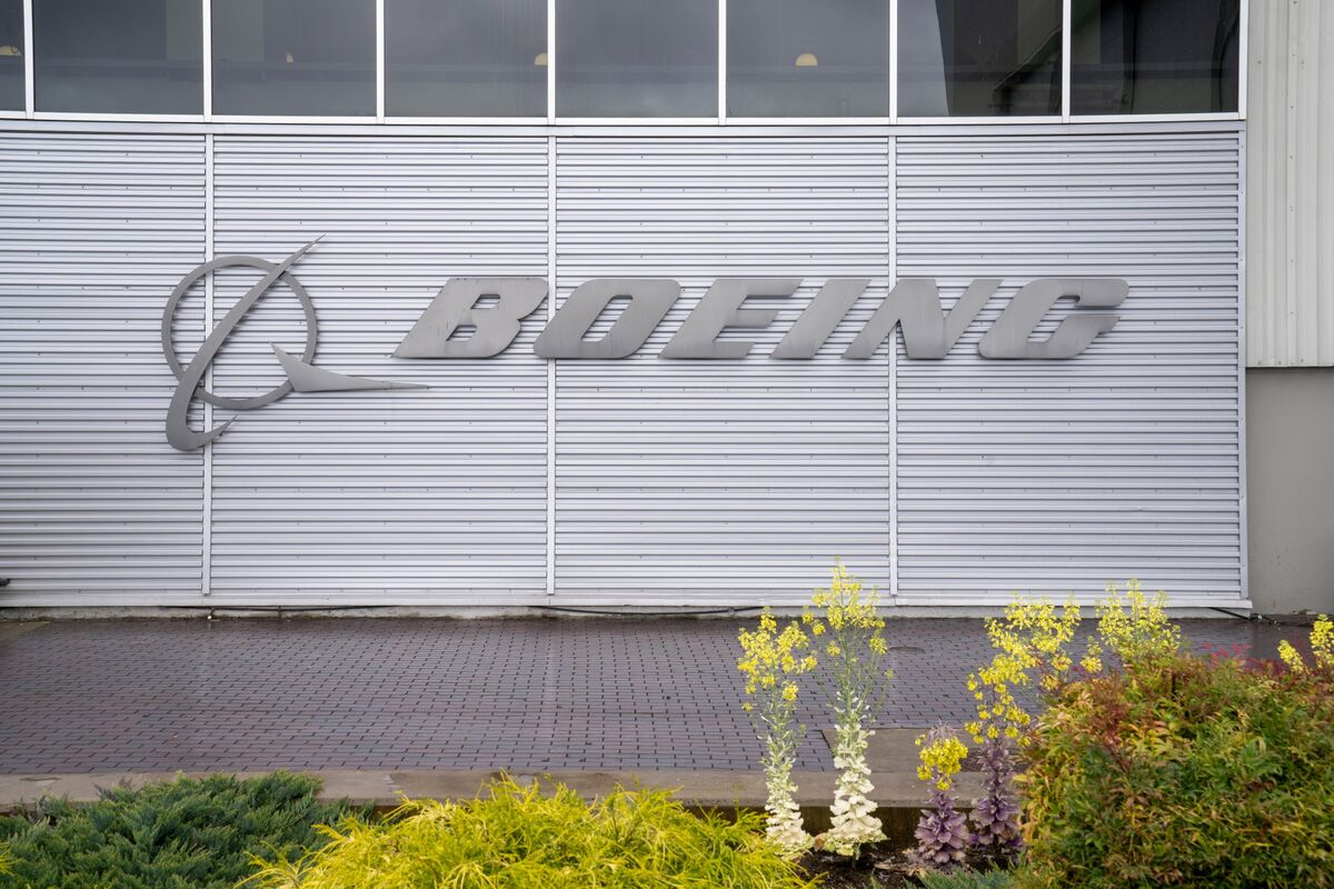 Boeing-Lockheed Space Venture Inks $1.5 Billion Private Bonds