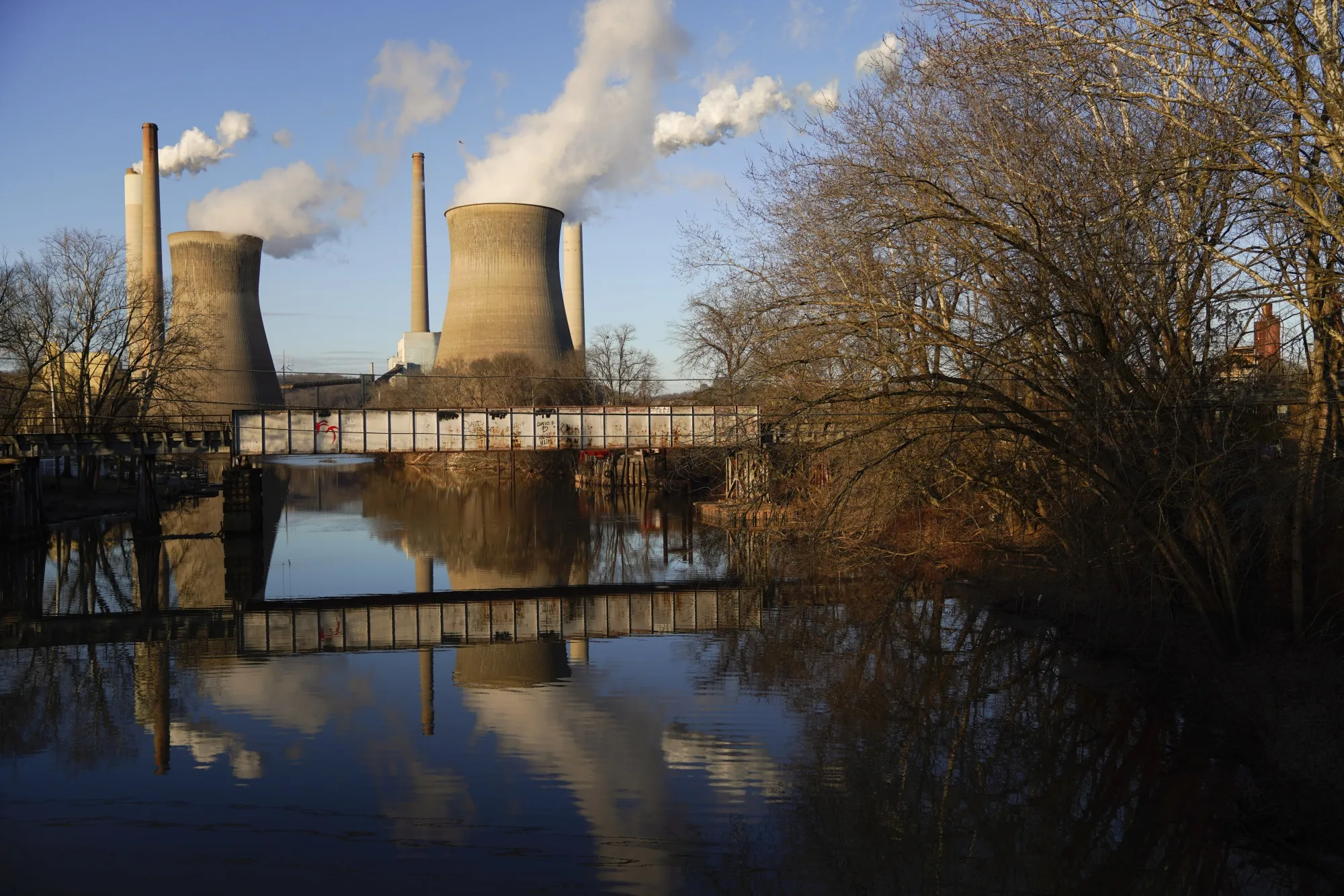 The John E. Amos coal-fired power plant in Poca, West Virginia.