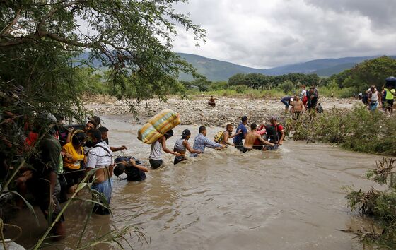 Attacks and Insults Greet Venezuelans Fleeing a Ruined Homeland