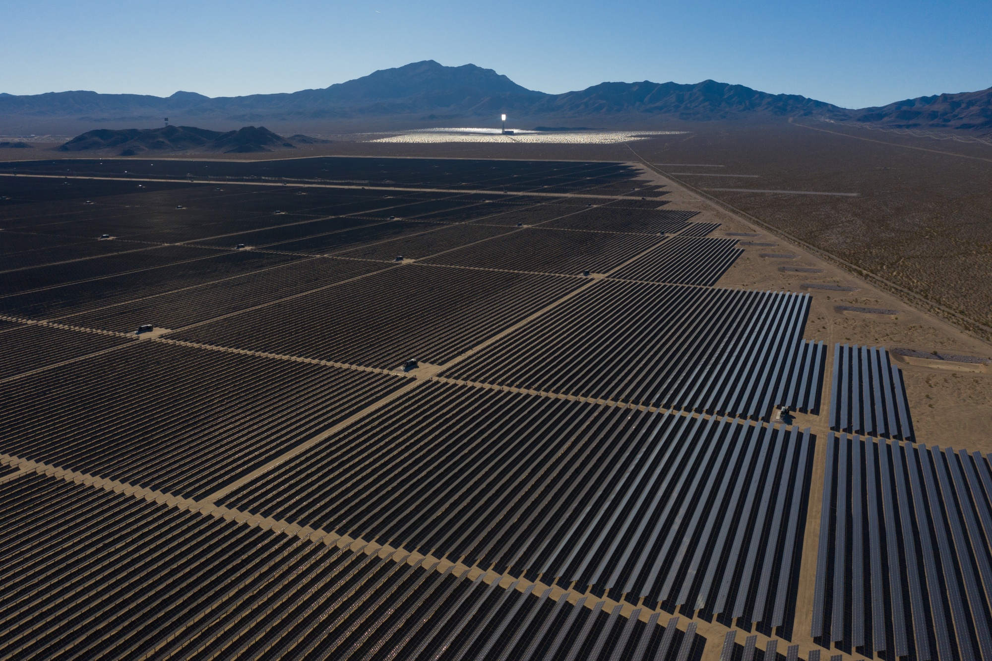 First Solar photovoltaic panels at a utility-scale photovoltaic power station&nbsp;in the Mojave Desert in California.