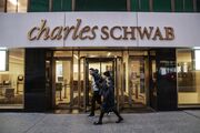 Schwab Plans to Use AI to Reach, Serve Less-Affluent Customers