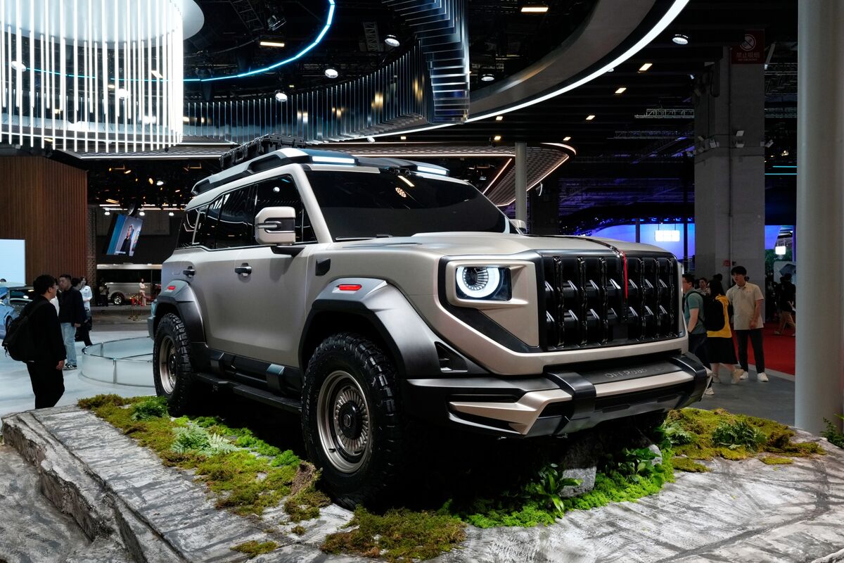 🟪"Hongqi punta a conquistare il mercato delle auto elettriche in Cina dopo aver trasportato Xi Jinping e i leader del paese"