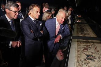 TOPSHOT-BRITAIN-FRANCE-ROYALS-DIPLOMACY