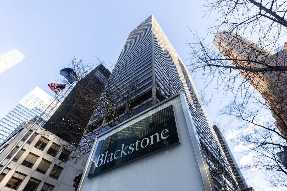Blackstone Real Estate Executive Says Bidders Are Returning Bloomberg