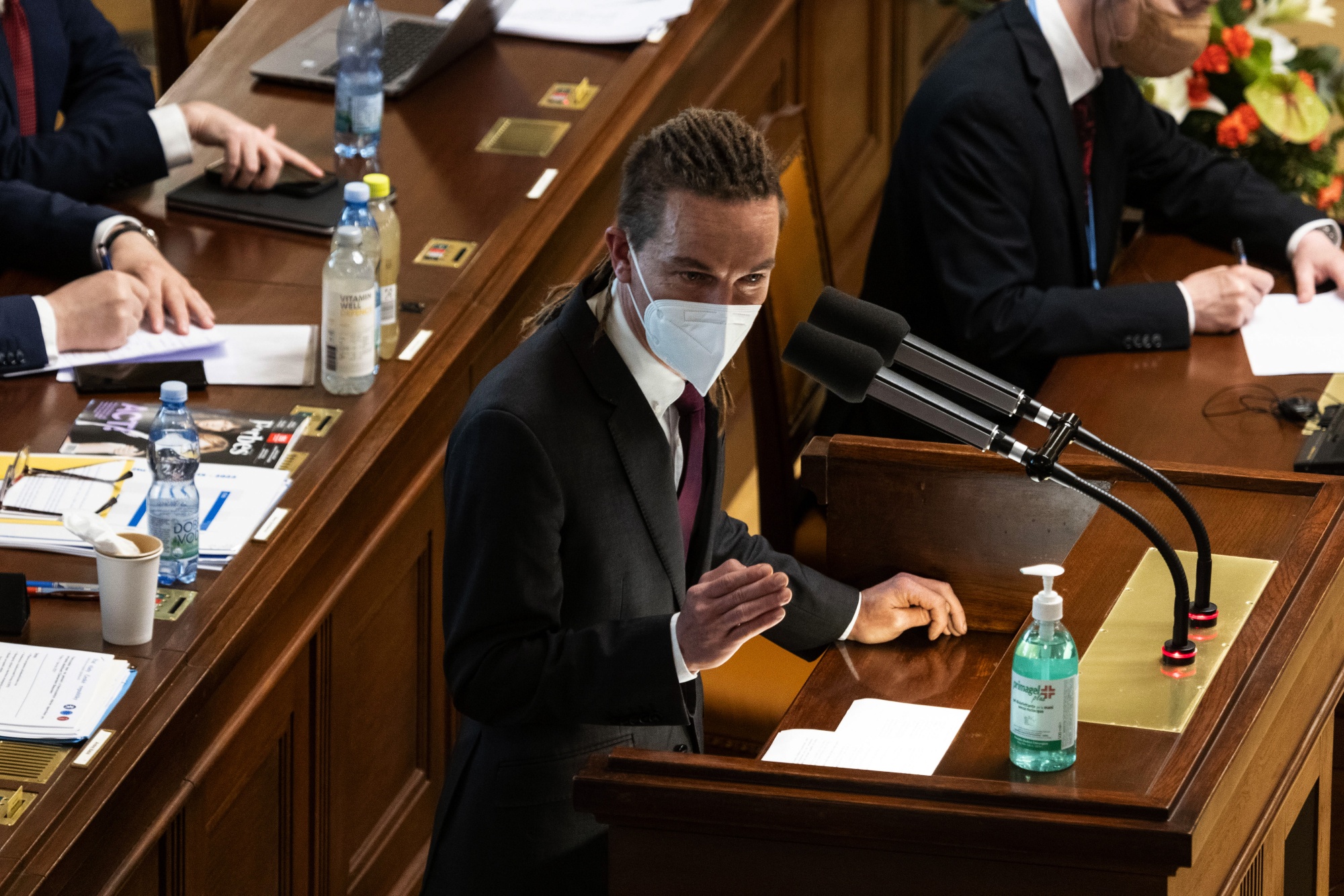 Český premiér Andrej Babiš čelí vyslovení nedůvěry