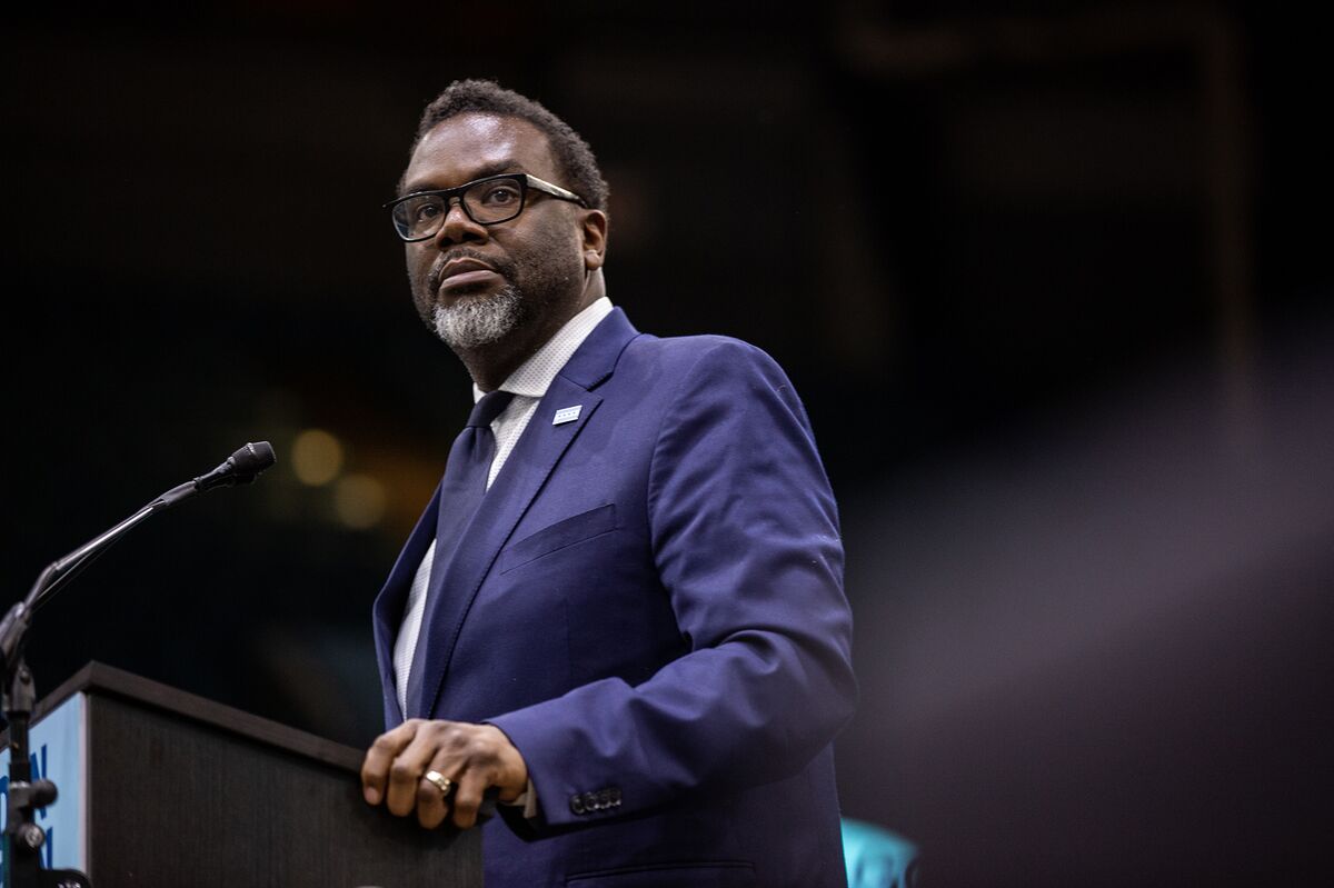 Chicago Mayor’s $3.8 Billion Debt Proposal Faces Pushback