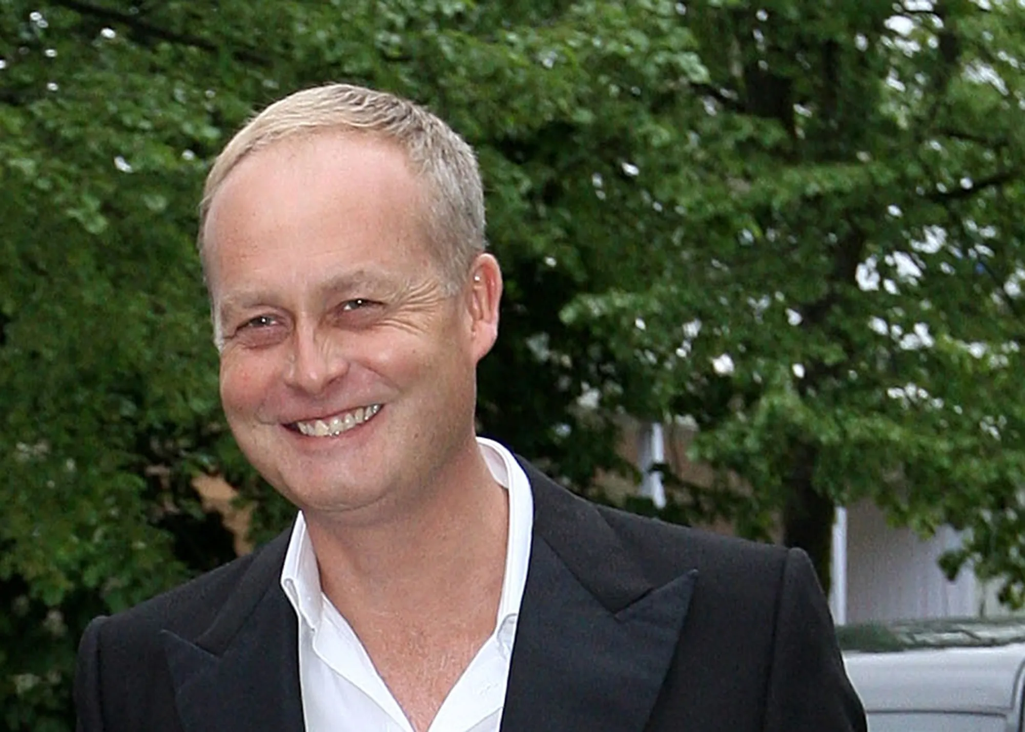 KKR Strikes Hedge Fund Gold With British Billionaire Pair - Bloomberg