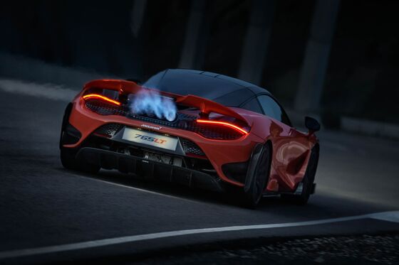 McLaren’s Track Star Is a Lighter, Lower, Longer 720S