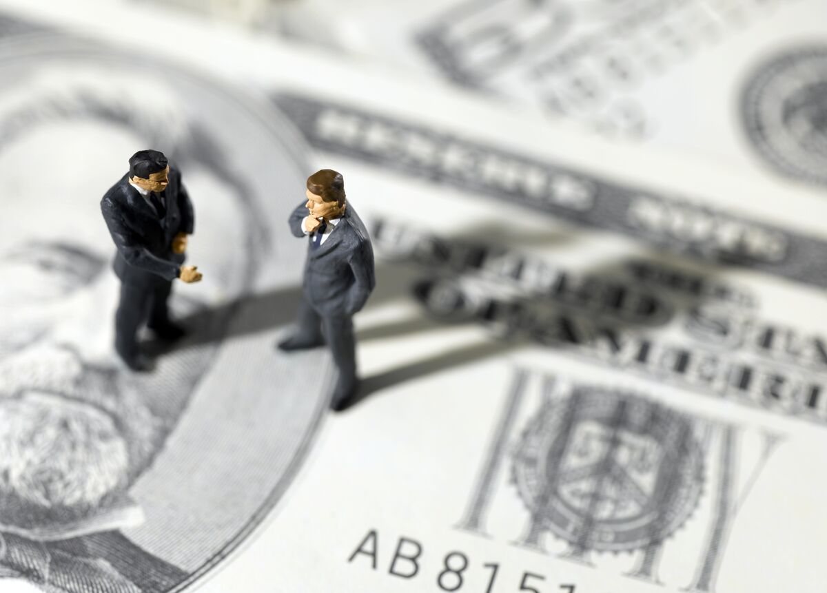 bloomberg.com - Paul J. Davies - It's JPMorgan Versus Goldman Sachs in Capital Changes