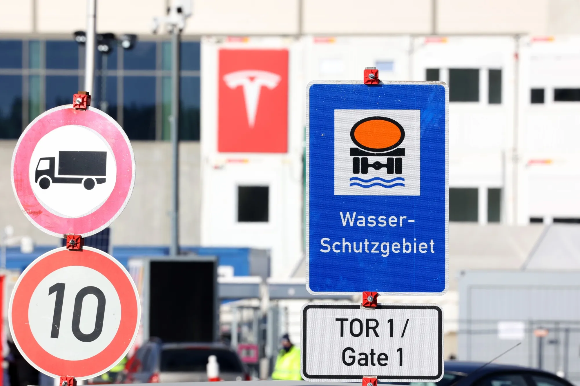 A sign designates a "water protection area" at the Tesla&nbsp;Gigafactory construction site in Gruenheide, Germany.