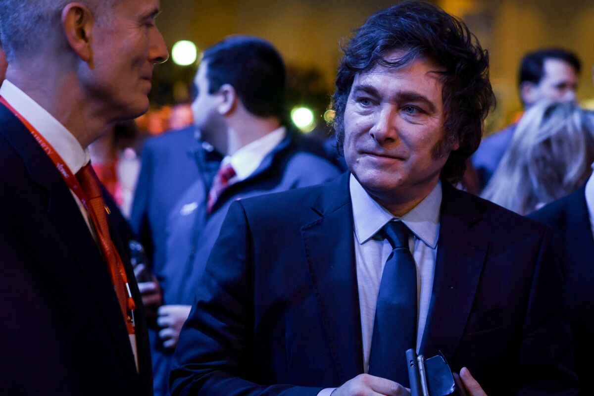 ⚫️ BLOOMBERG: "Assistenza finanziaria di Trump all'Argentina: un aiuto temporaneo per Milei in vista delle elezioni"