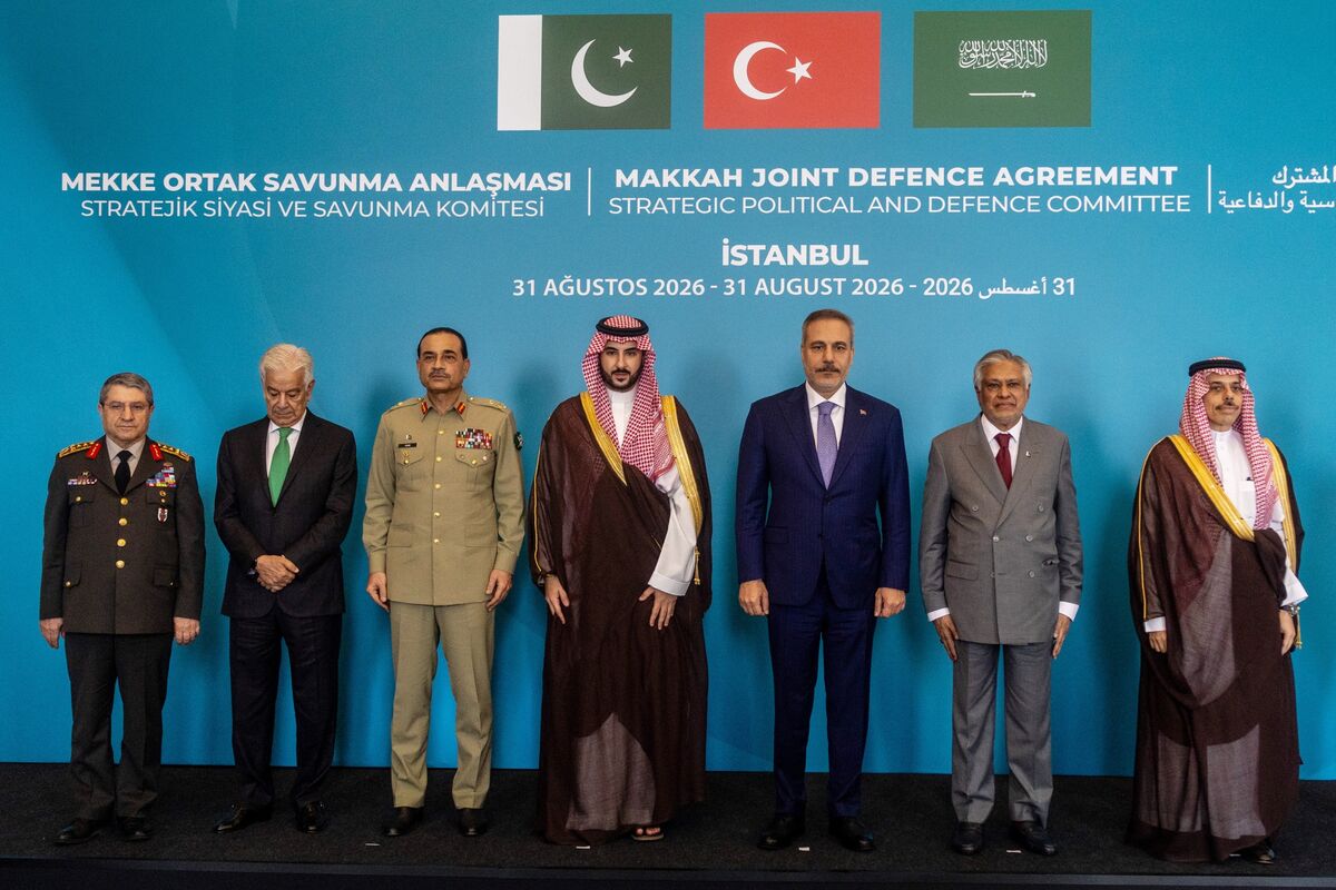 Pakistan, Turkey Support Saudi Arabia as Yemen Houthi Fighting Intensifies - Bloomberg