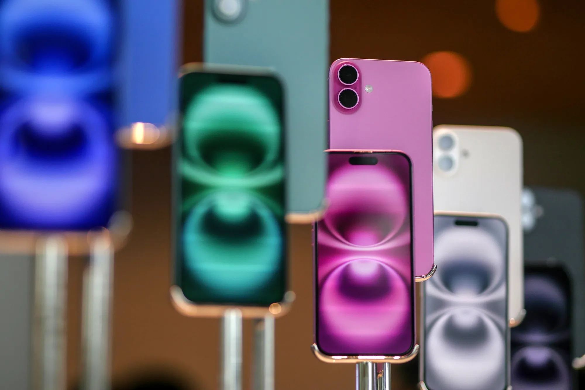 Apple has rapidly expanded in India after strict Covid shutdowns paralyzed manufacturing at its largest iPhone plant in China.